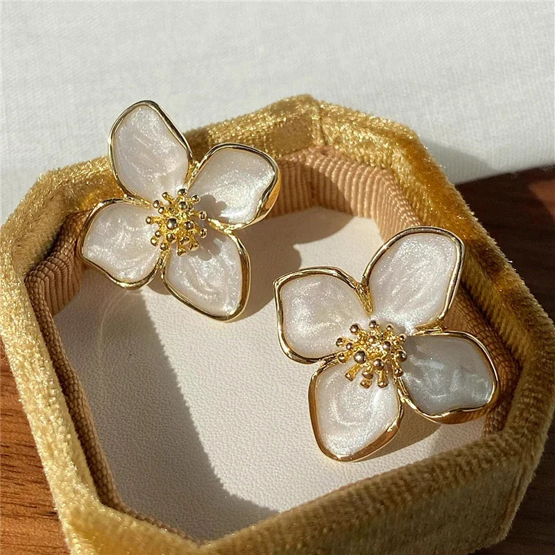 White Color Dripping Oil Flower Stud Earrings for Women Four-petal Gold Electroplating Ear Stud New Trendy Girls Vintage Jewelry