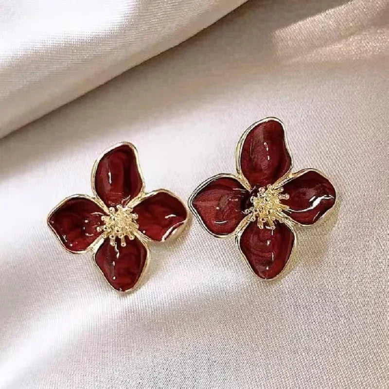 White Color Dripping Oil Flower Stud Earrings for Women Four-petal Gold Electroplating Ear Stud New Trendy Girls Vintage Jewelry
